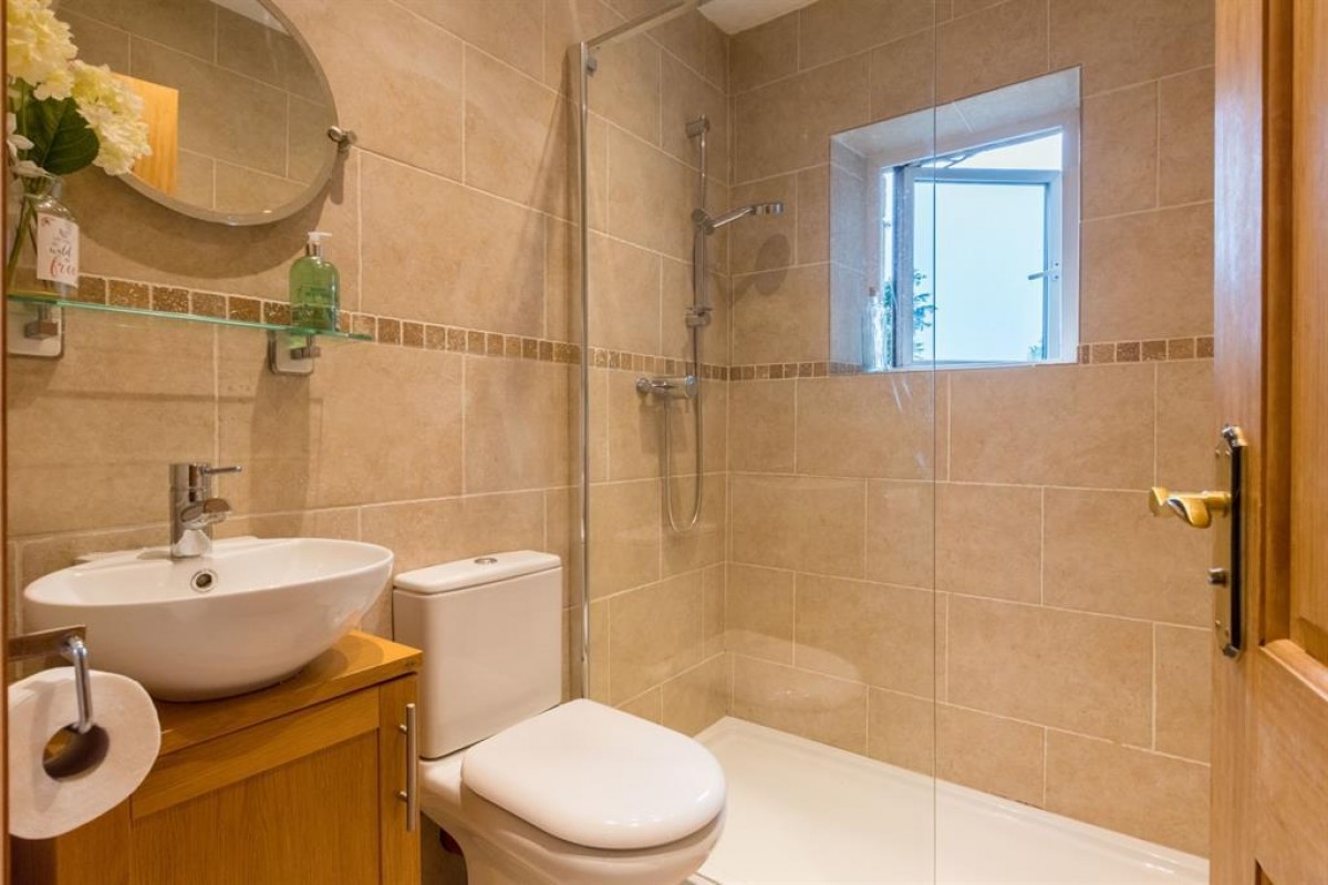 Newlay Lane, Horsforth, LS18