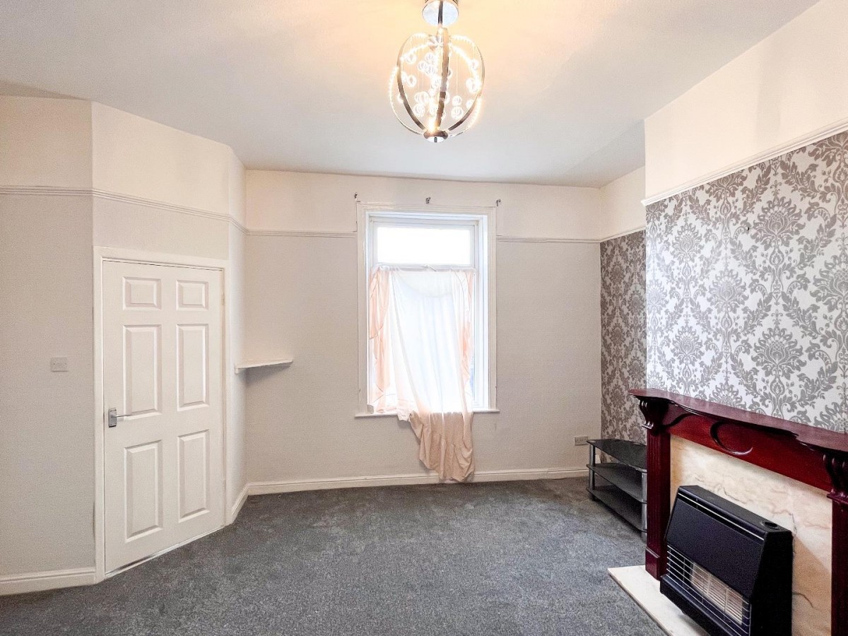 Stralau Street, Batley