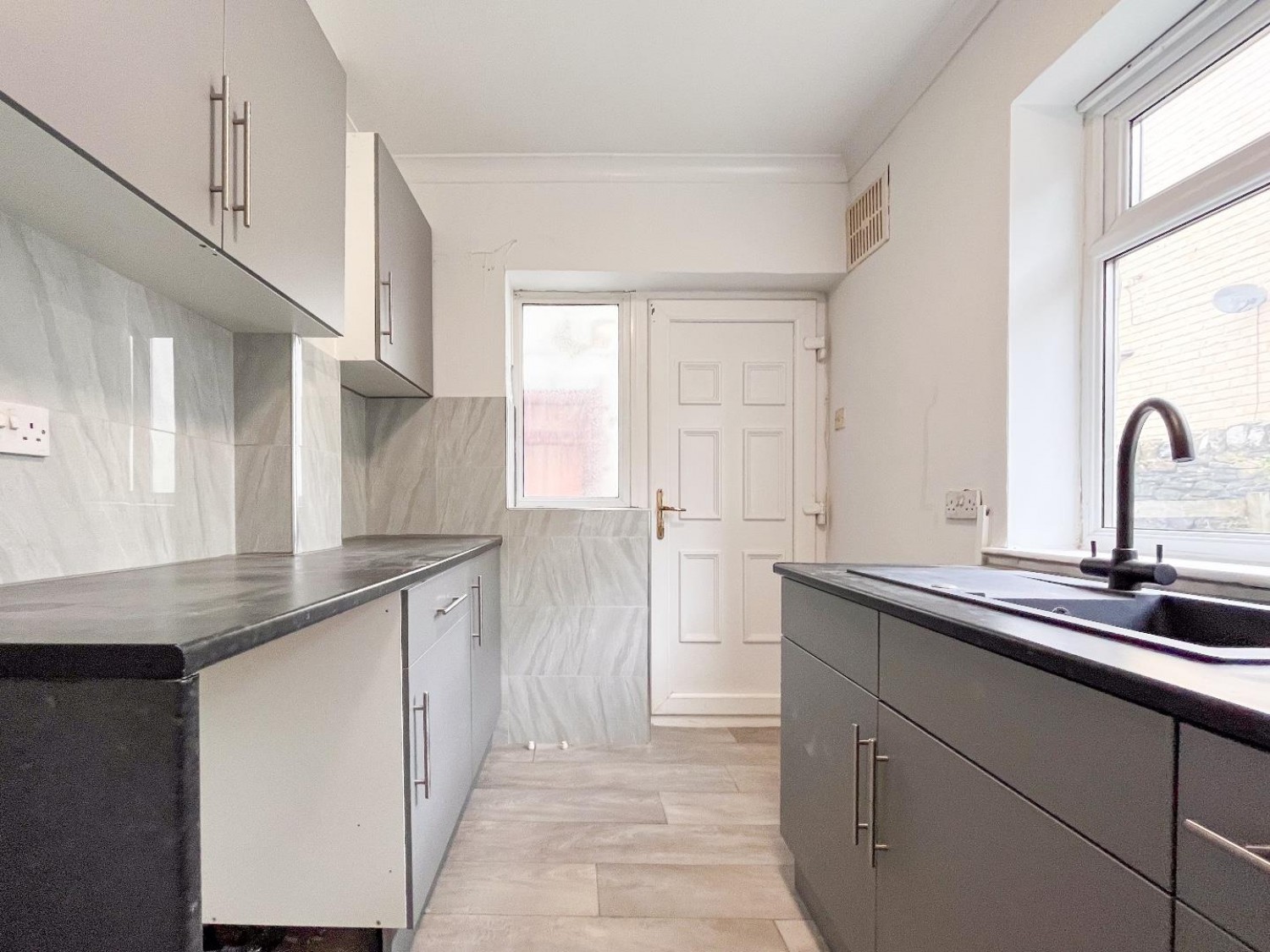 Stralau Street, Batley