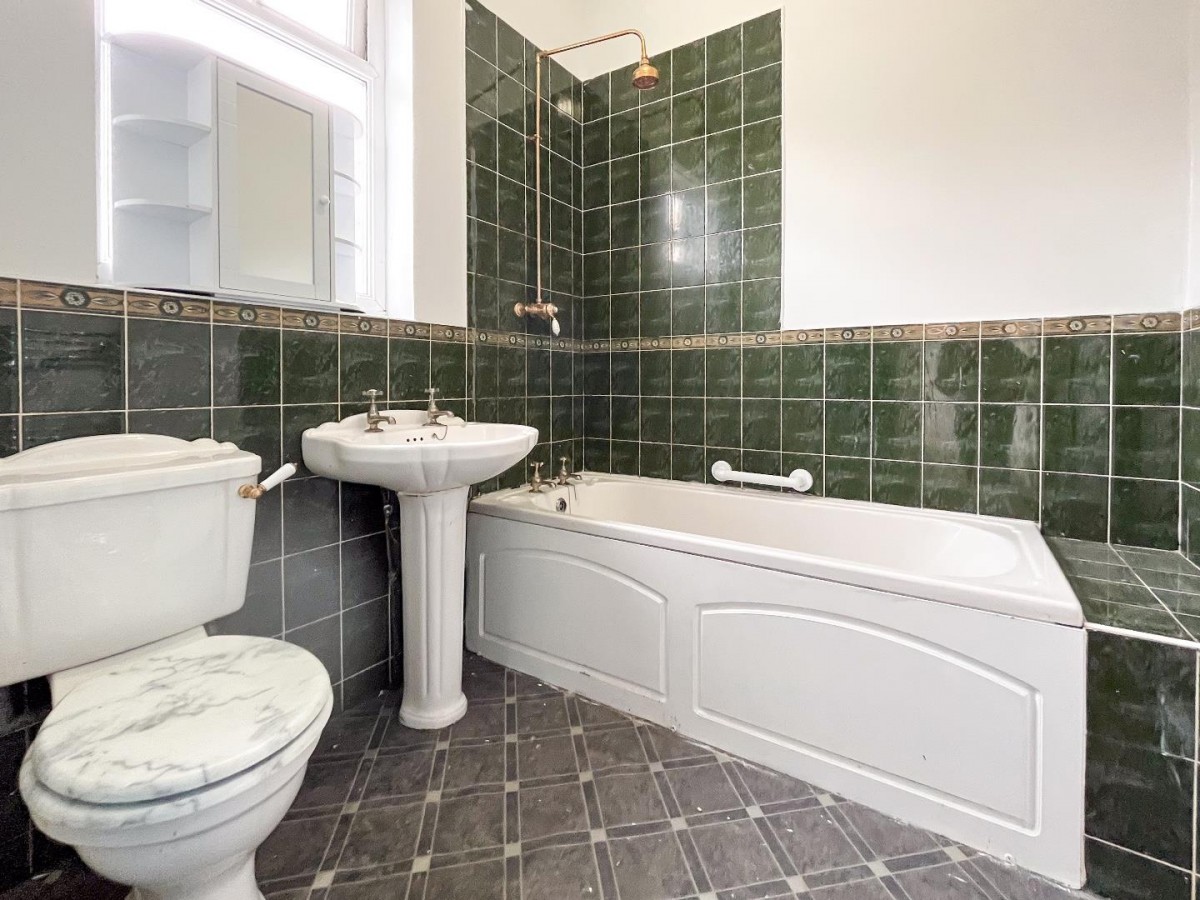 Stralau Street, Batley