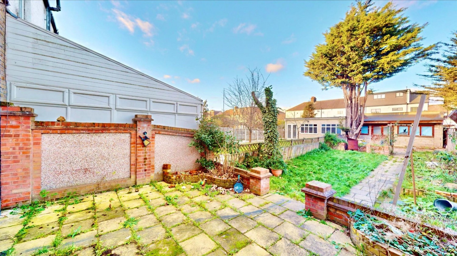 Meads Lane, Ilford, IG3