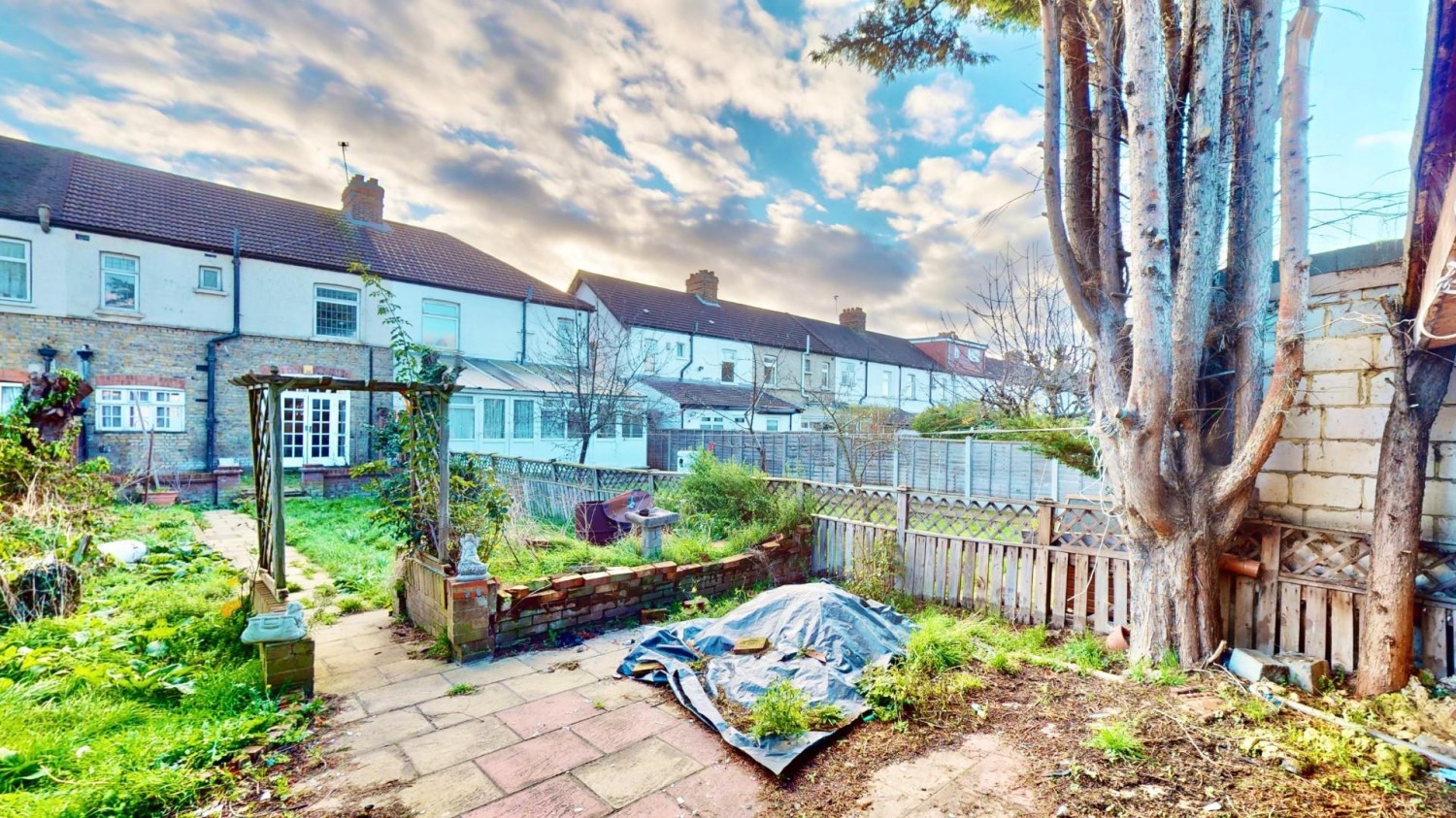 Meads Lane, Ilford, IG3