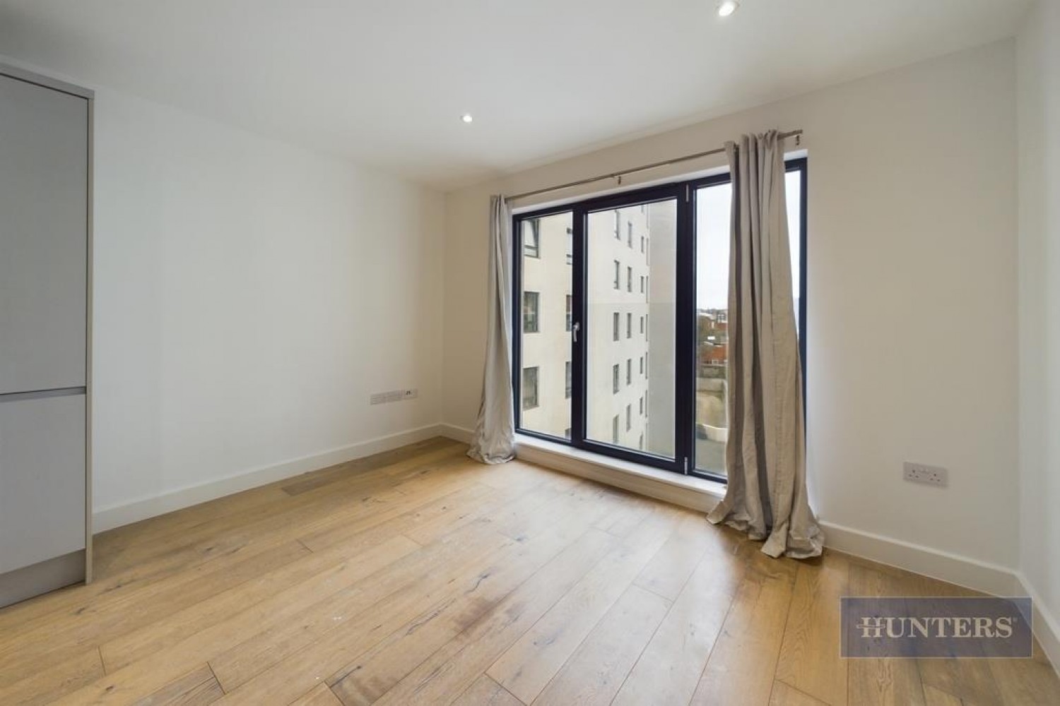 Royal Crescent Apartments, Royal Crescent Road, Southampton