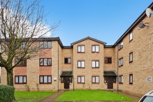 Pittman Gardens, Ilford, IG1