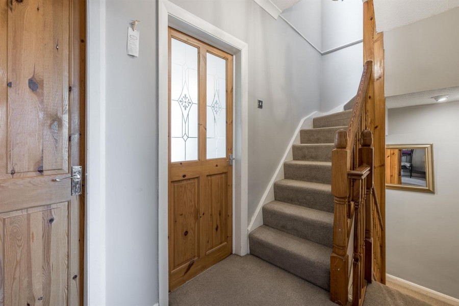 High Street, Wollaston, DY8 4NJ Hunters Estate Agents & Letting Agents