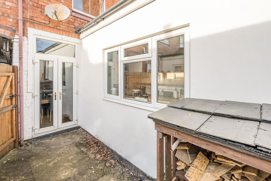 High Street, Wollaston, DY8 4NJ Hunters Estate Agents & Letting Agents