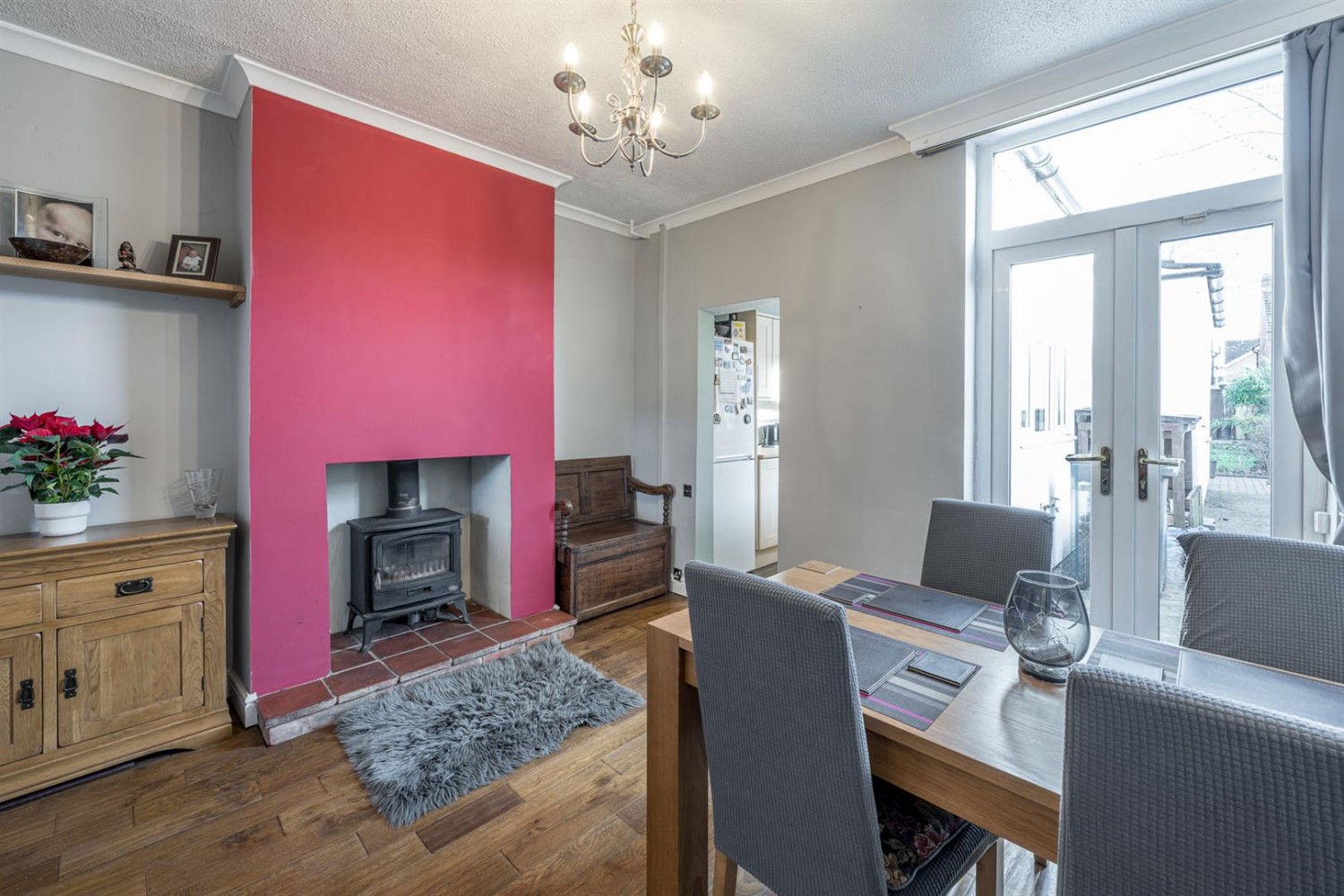 High Street, Wollaston, DY8 4NJ