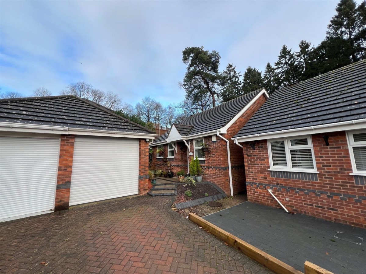 Lords Lane, Stourbridge, DY7 5PE