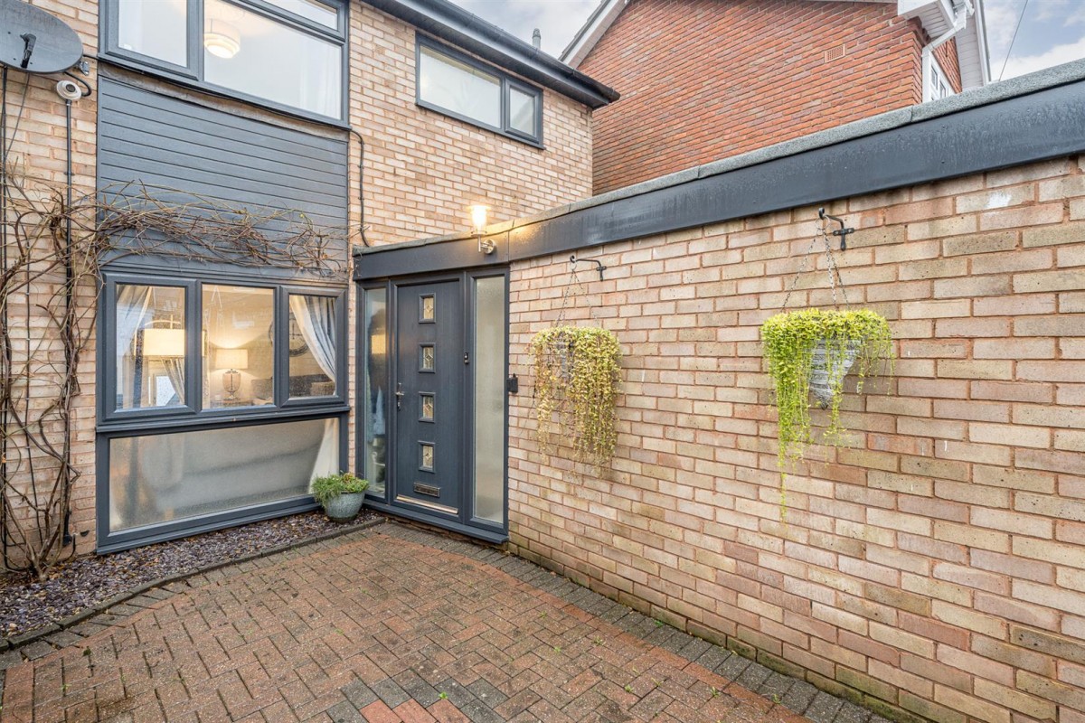 Brook Street, Wall Heath, DY6 0JH
