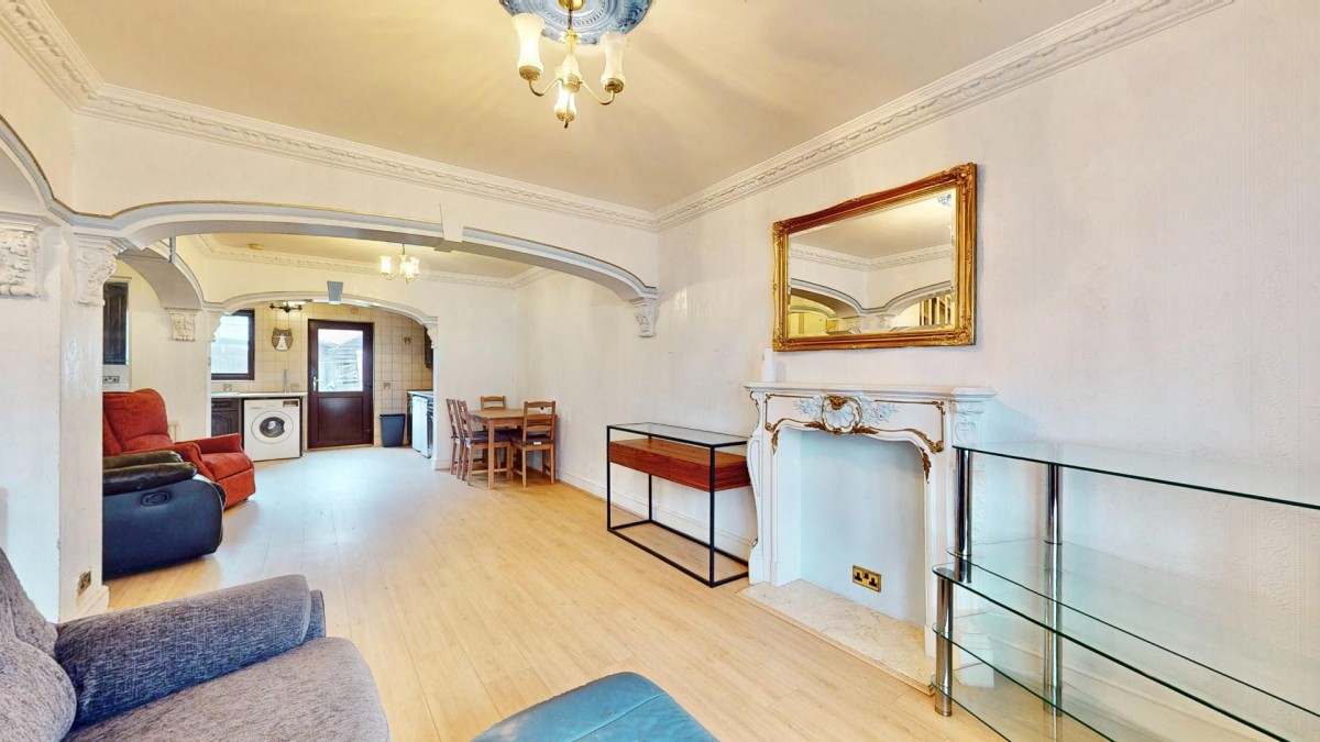 Hedingham Road, Dagenham, RM8