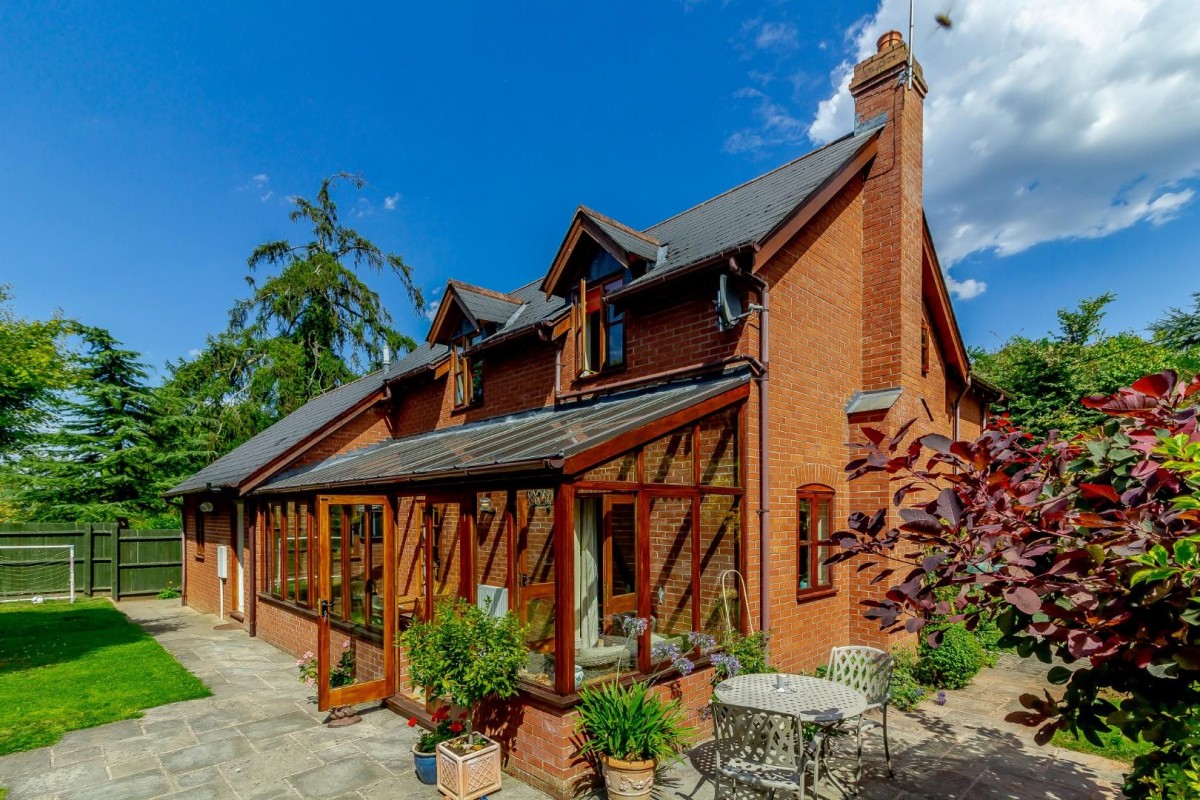 Bramble Cottage, Tarrington, Hereford, HR1 4EU