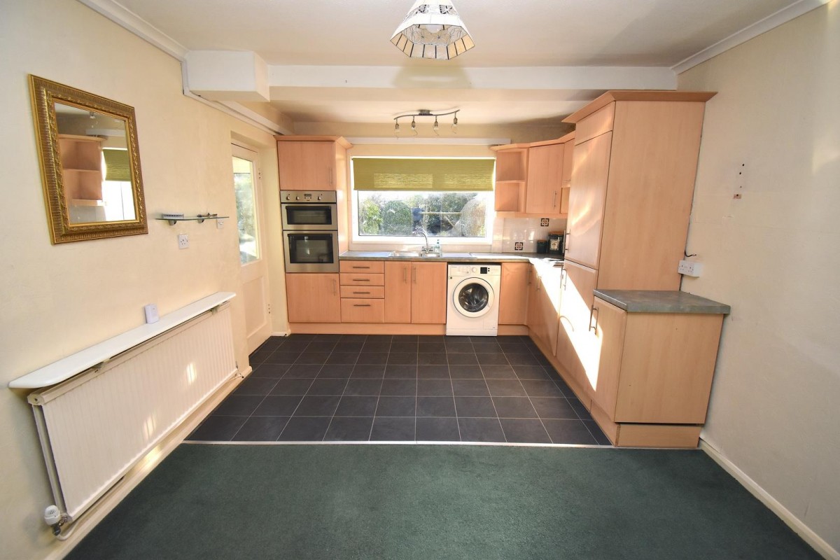 North Street, Oldland Common, Bristol, BS30 8TU.