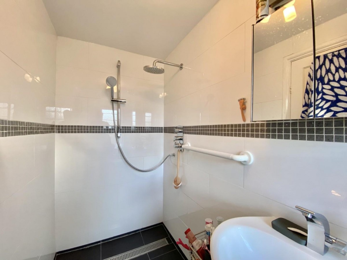 Hanover Circle, Hayes