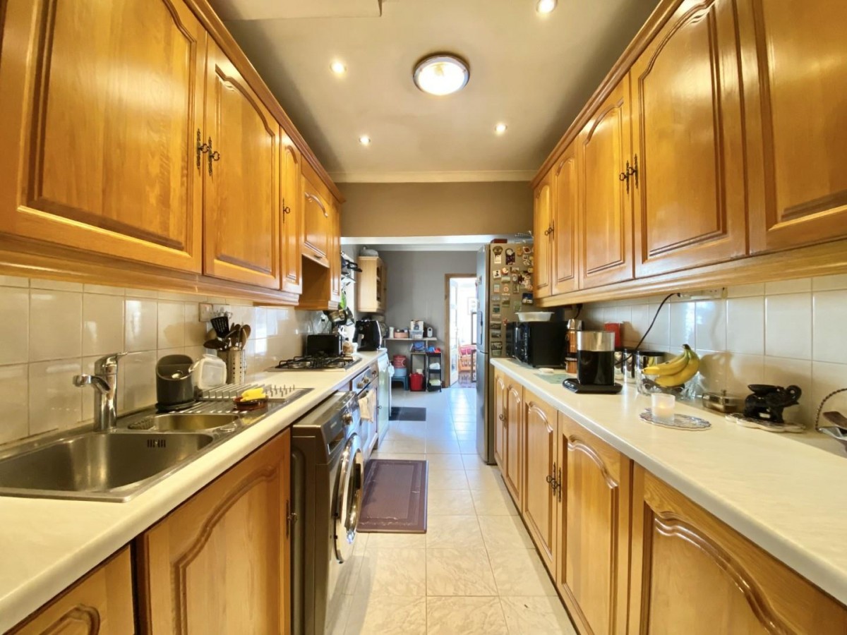 Hanover Circle, Hayes