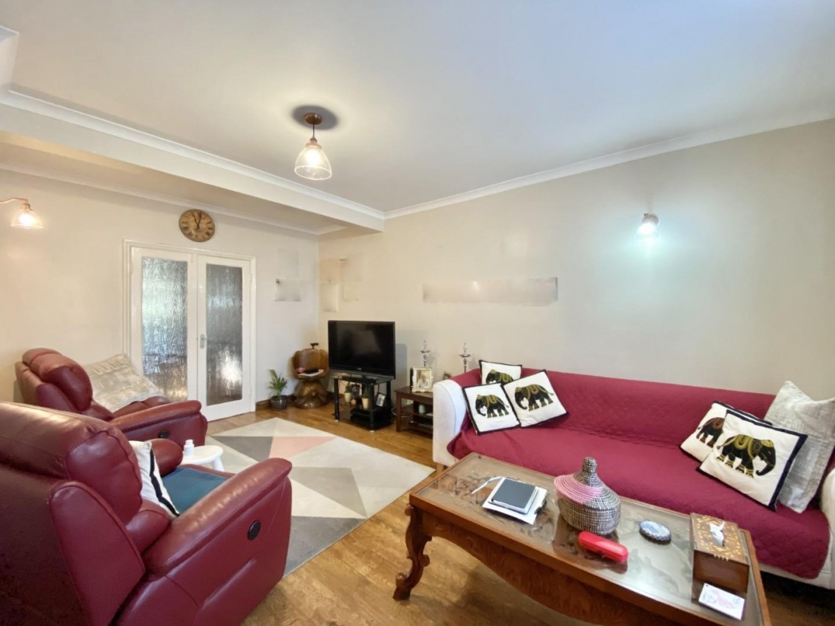 Hanover Circle, Hayes