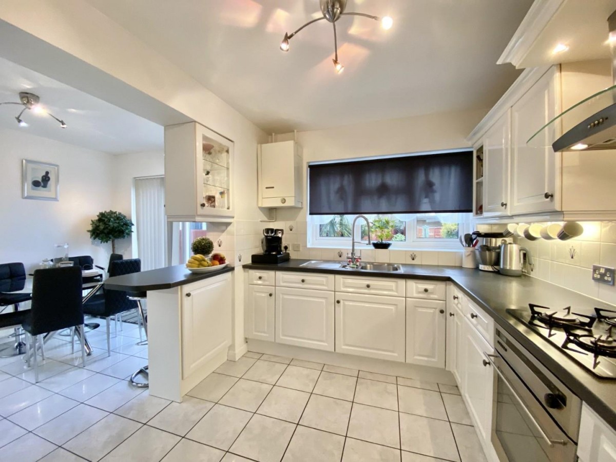 Precinct Road, Hayes, UB3 3AG
