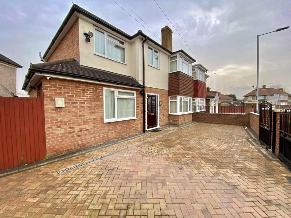 Precinct Road, Hayes, UB3 3AG
