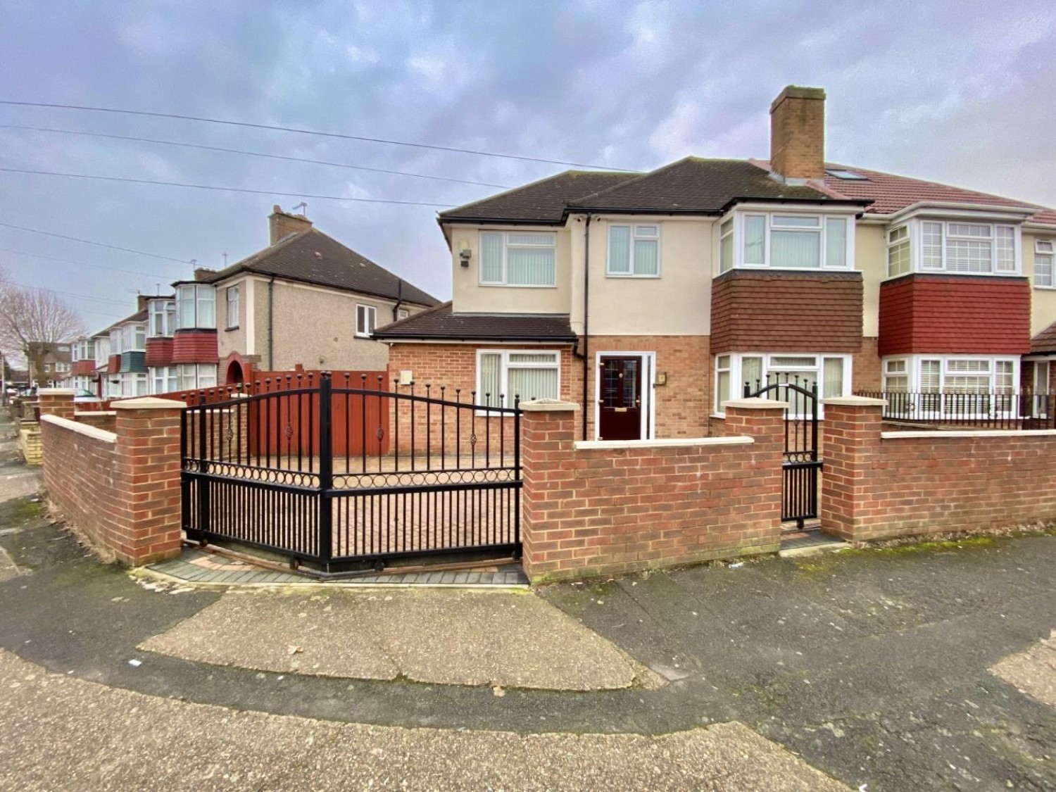 Precinct Road, Hayes, UB3 3AG