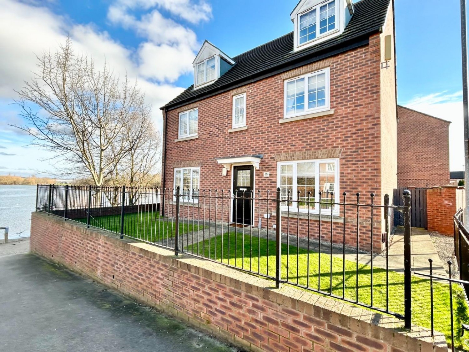 Red Kite Avenue, Wath-upon-Dearne, Rotherham, S63 7FF