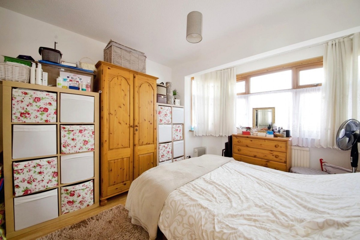 The Fairway, Palmers Green, N13