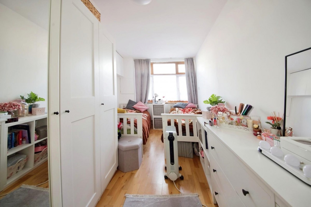 The Fairway, Palmers Green, N13