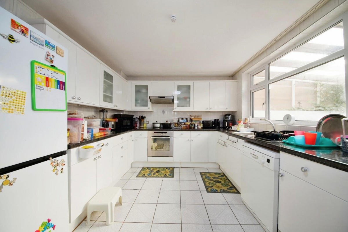 The Fairway, Palmers Green, N13