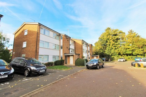 High Road, Broxbourne