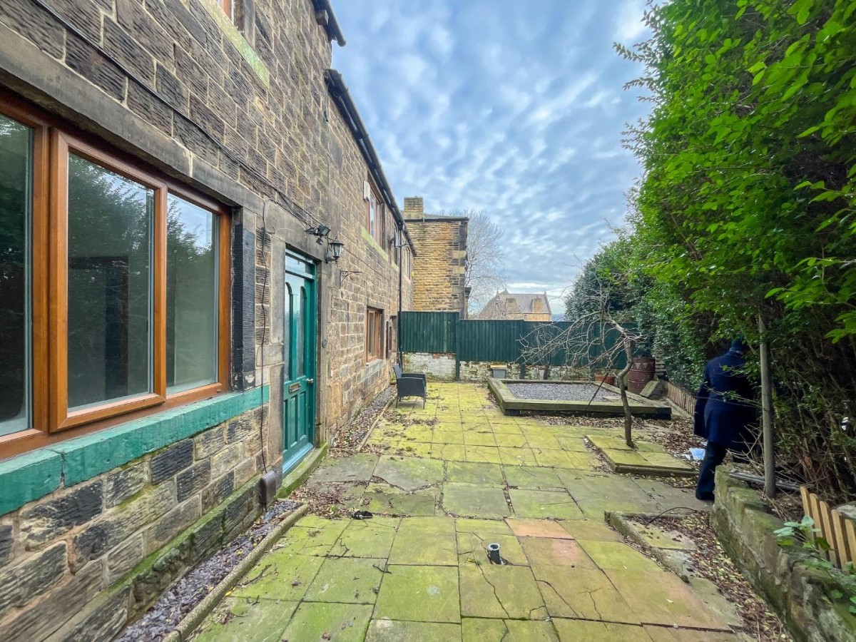 Cemetery Road, Dewsbury