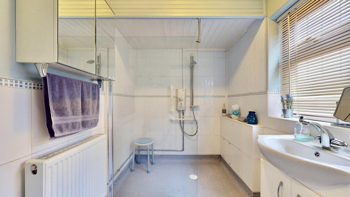 Winterbourne Road, Dagenham, RM8