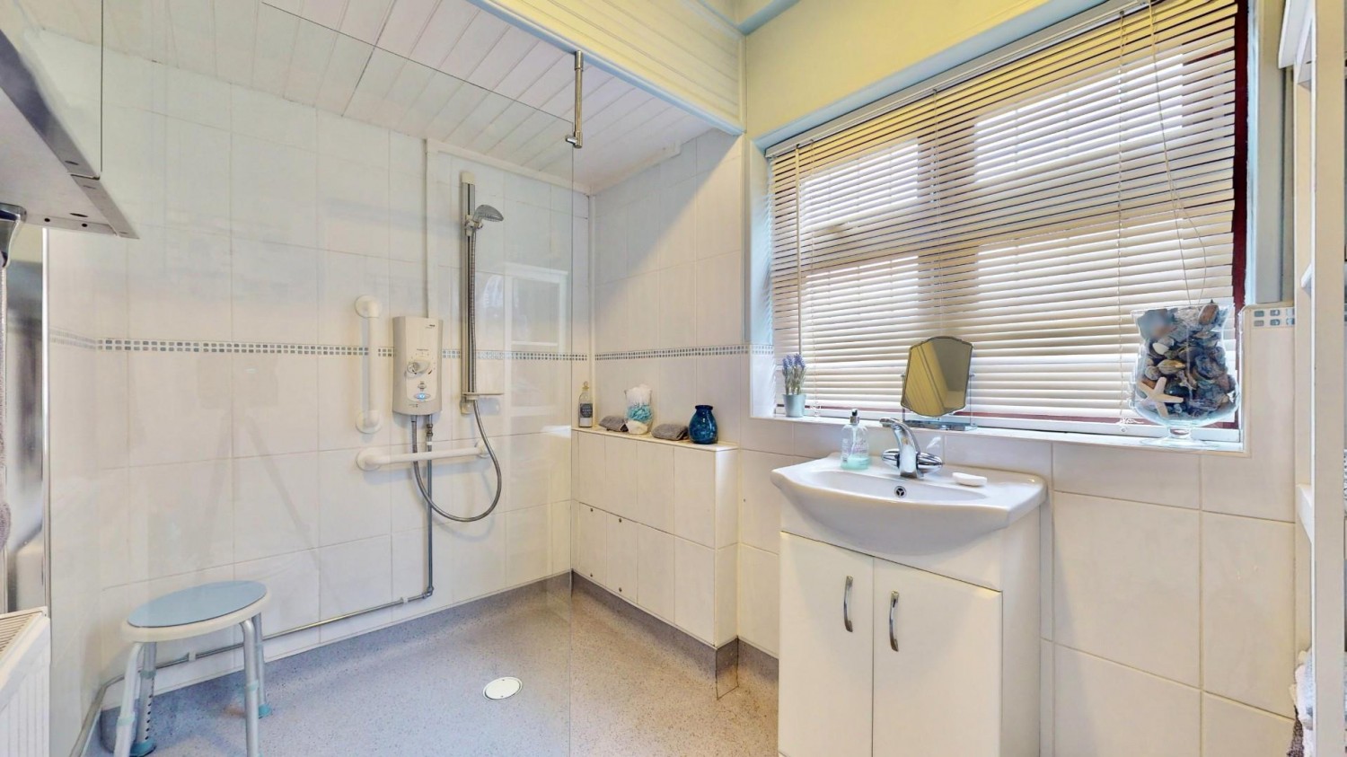 Winterbourne Road, Dagenham, RM8