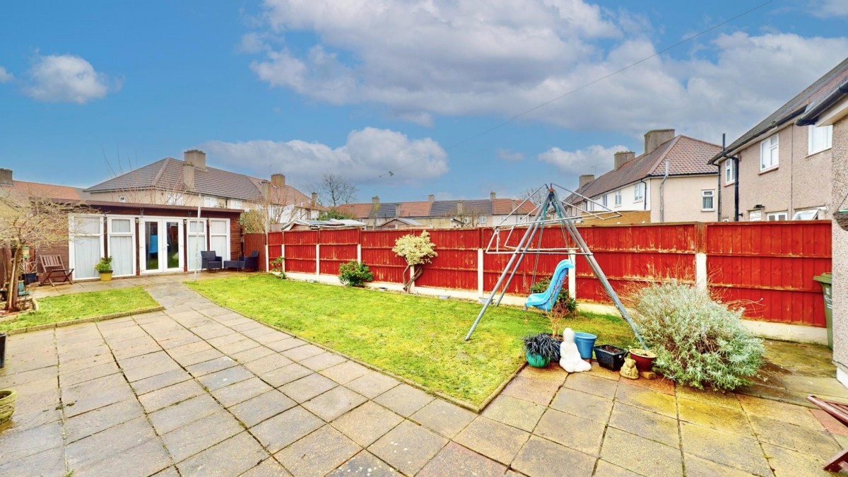 Winterbourne Road, Dagenham, RM8