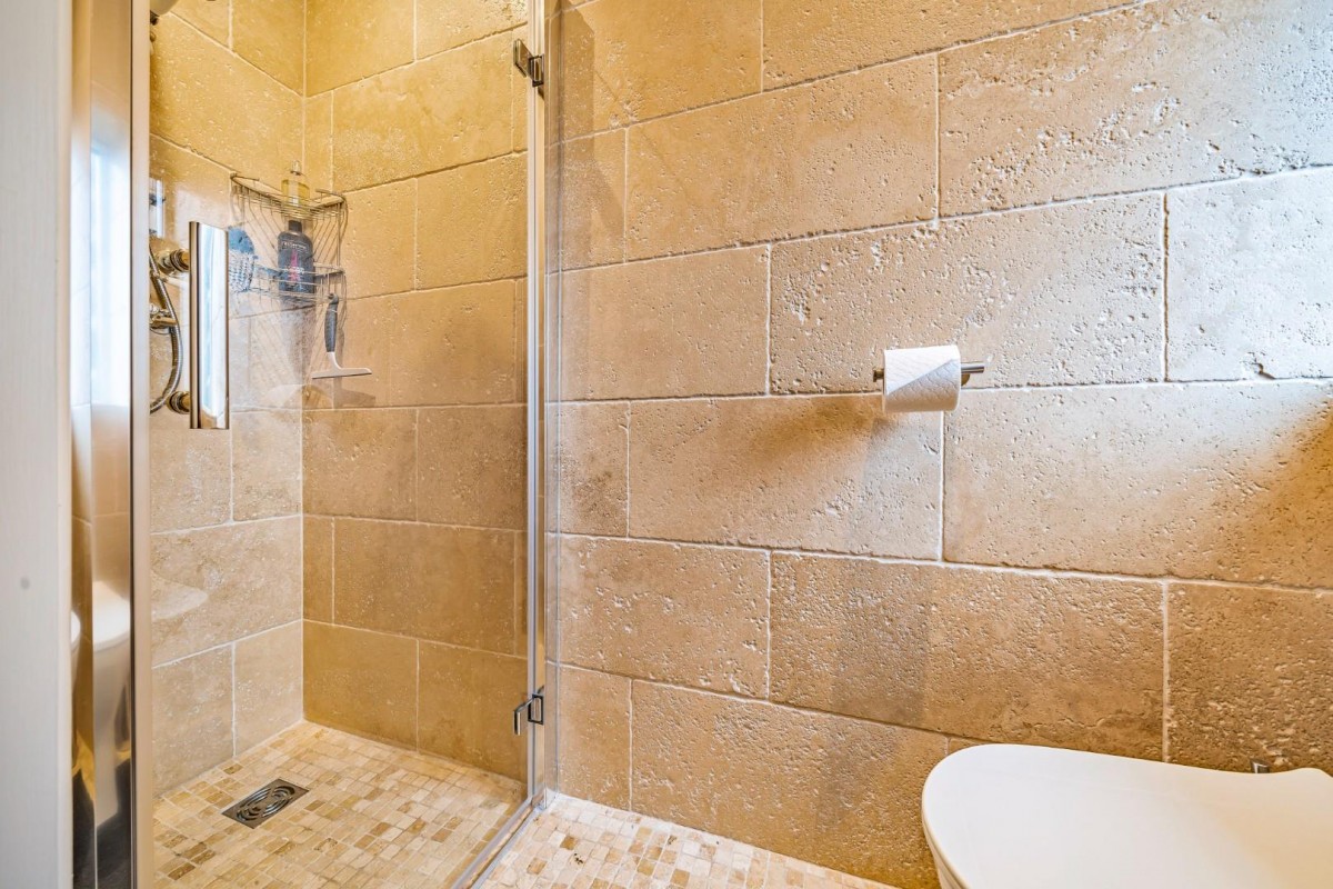 Cliff Farm, East Morton. Bingley