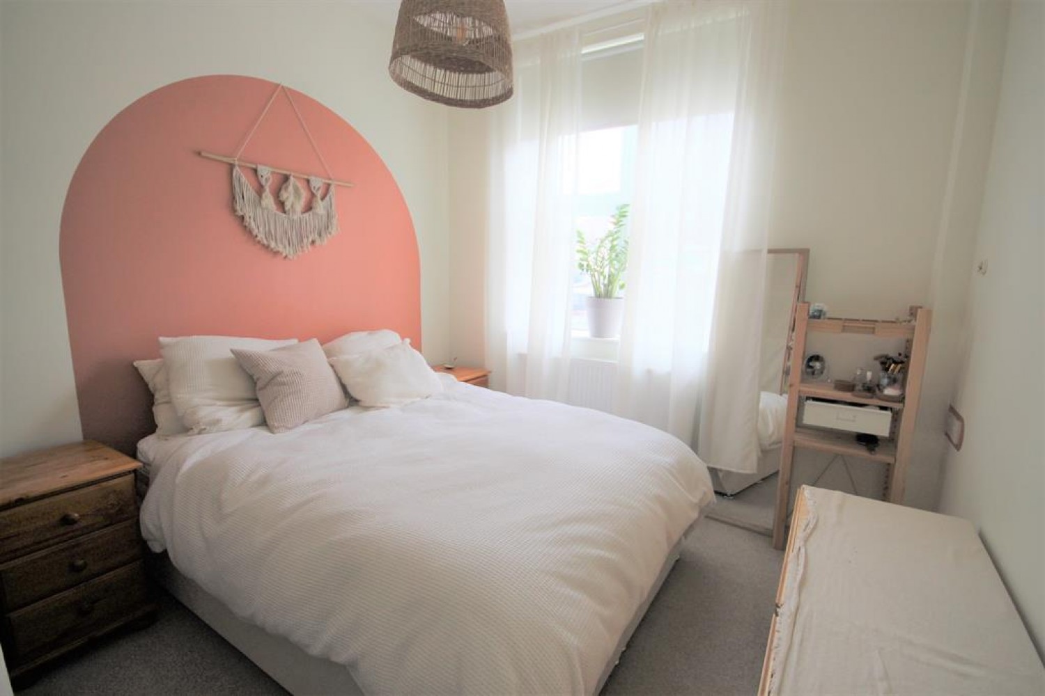 London Road, East Grinstead, RH19