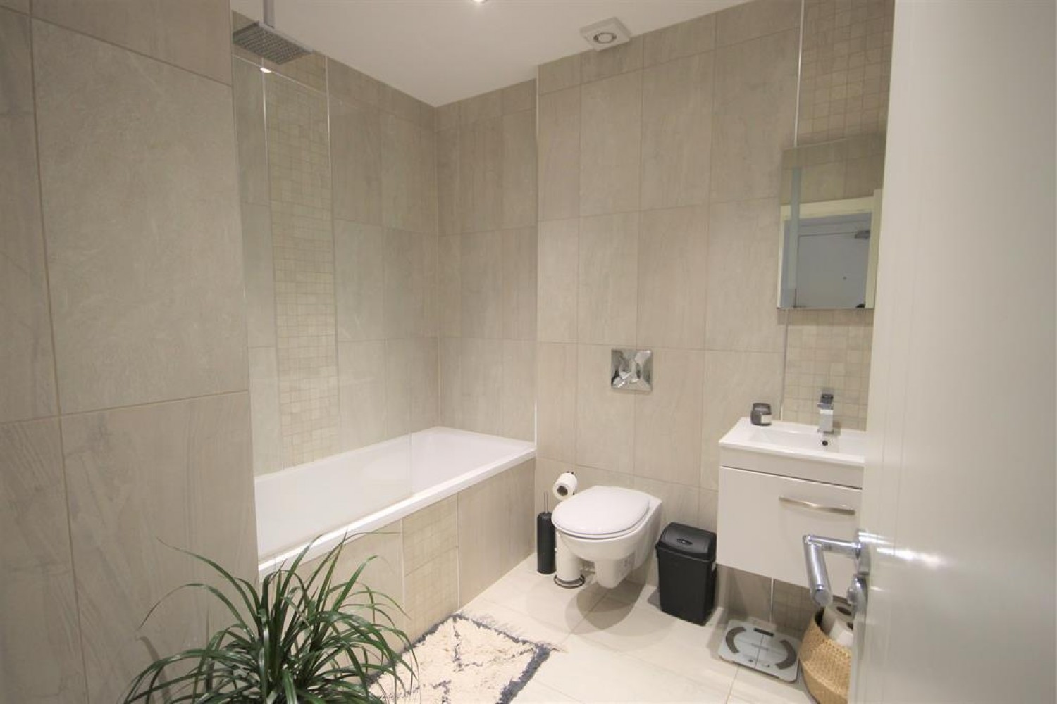 London Road, East Grinstead, RH19