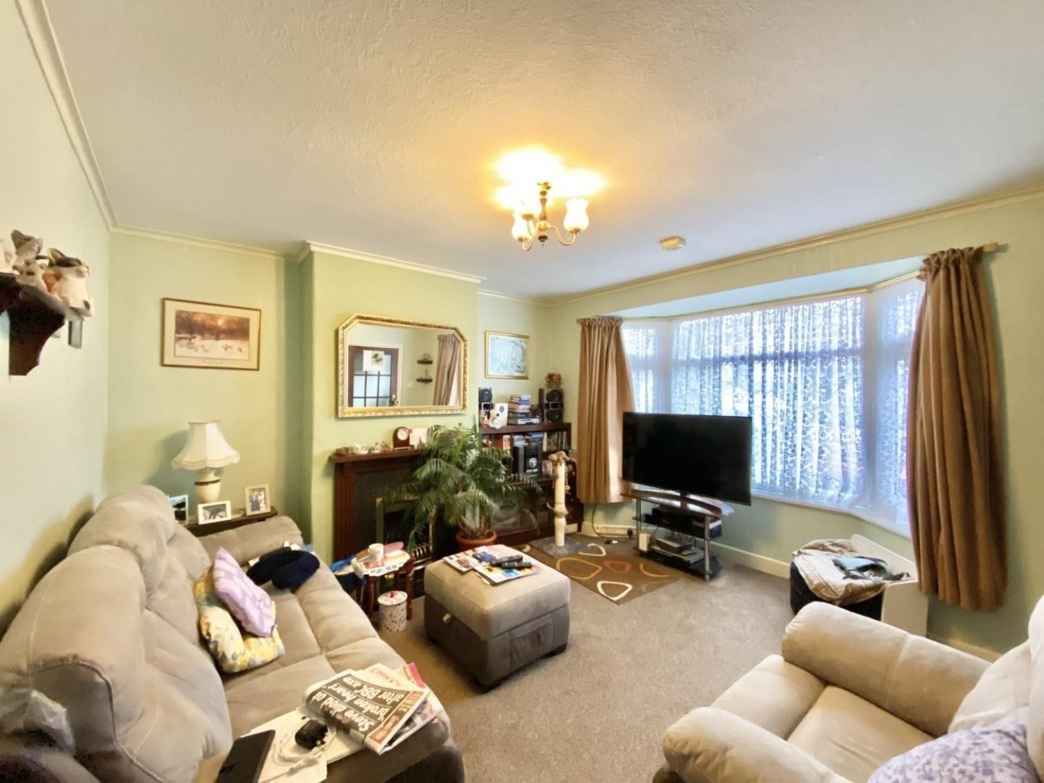 Hewens Road, Uxbridge, Middlesex, UB10 0SR
