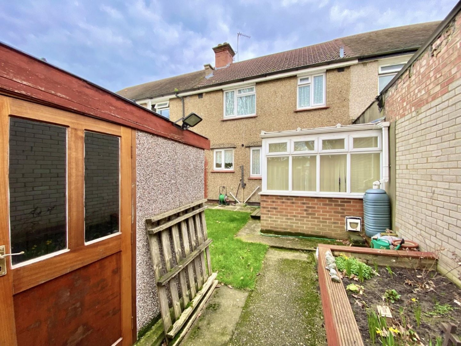 Hewens Road, Uxbridge, Middlesex, UB10 0SR