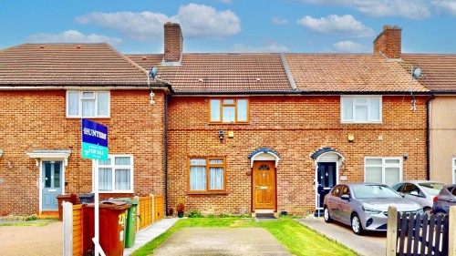 Valence Avenue, Dagenham, RM8