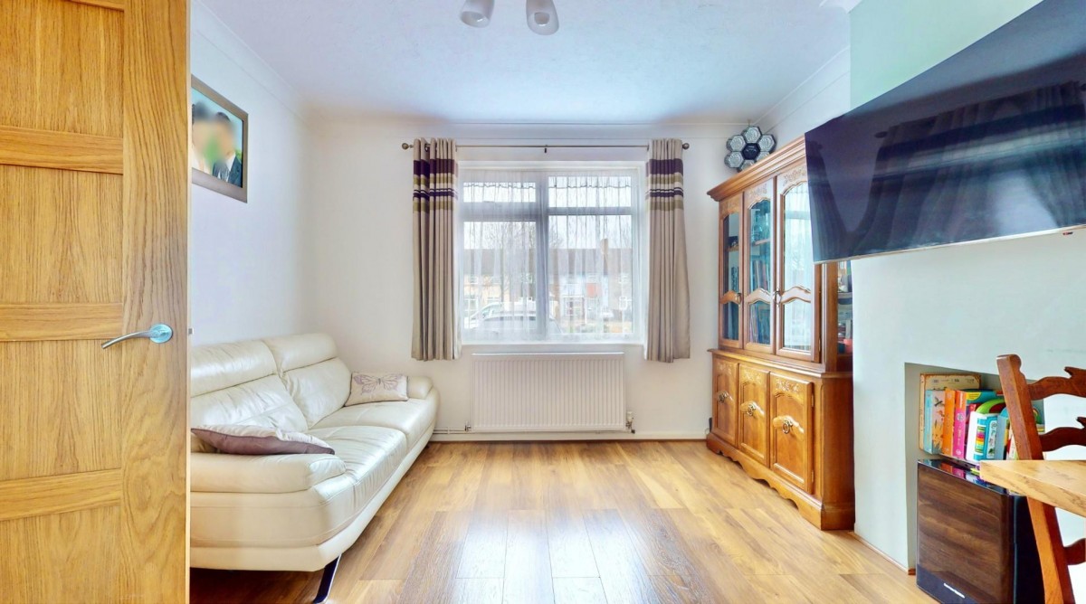 Valence Avenue, Dagenham, RM8