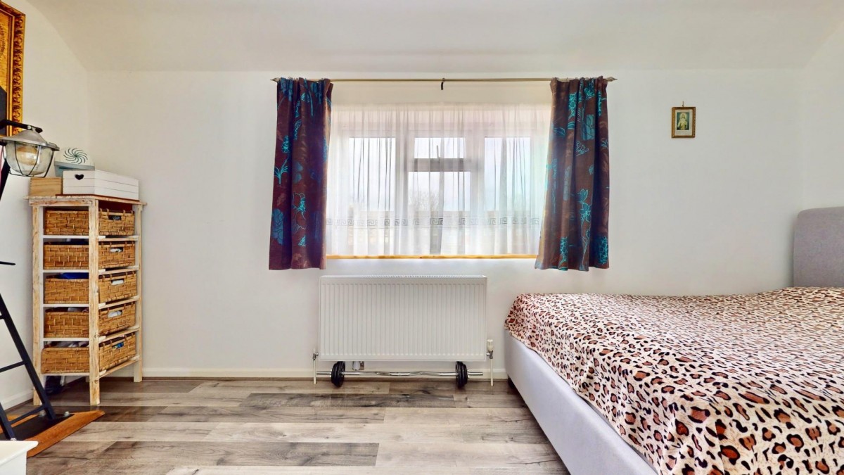 Valence Avenue, Dagenham, RM8