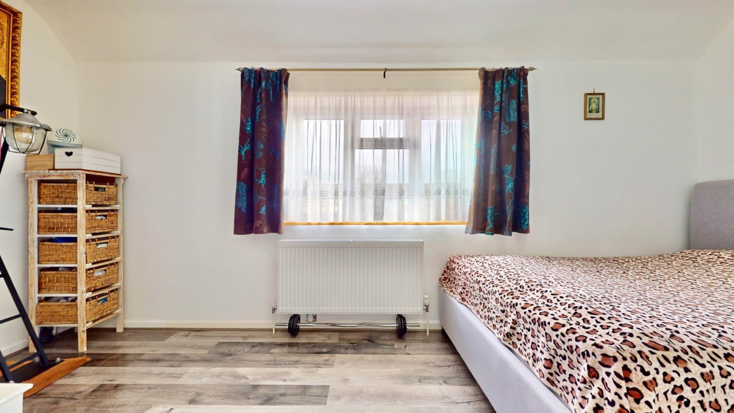 Valence Avenue, Dagenham, RM8