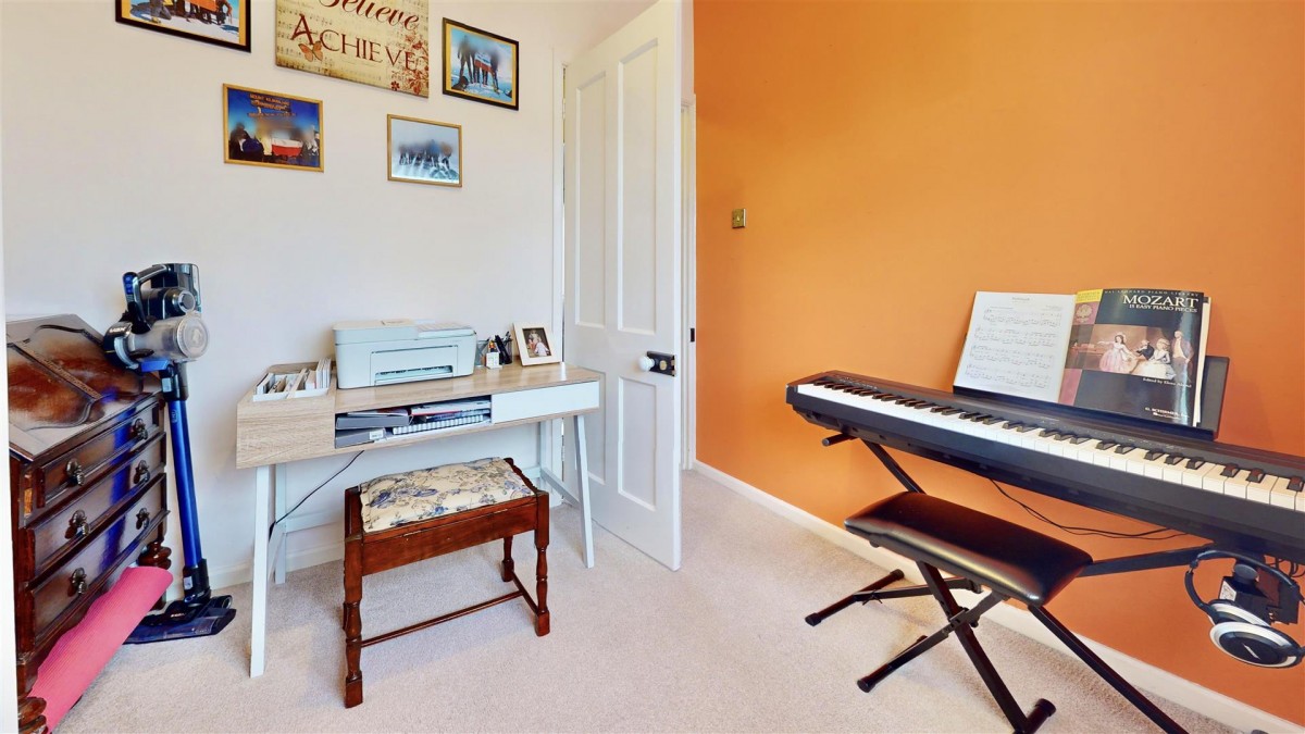 Valence Avenue, Dagenham, RM8