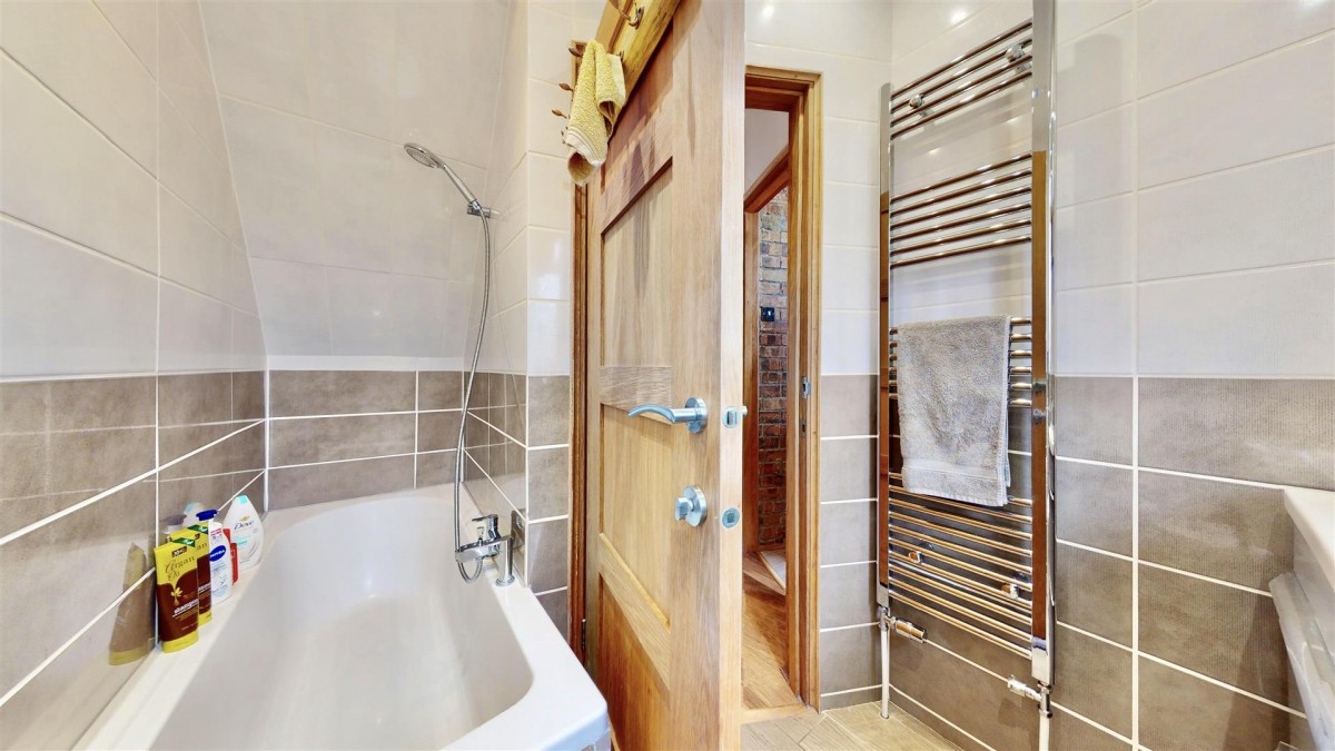 Valence Avenue, Dagenham, RM8