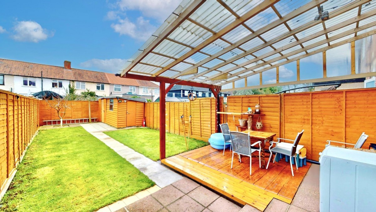 Valence Avenue, Dagenham, RM8