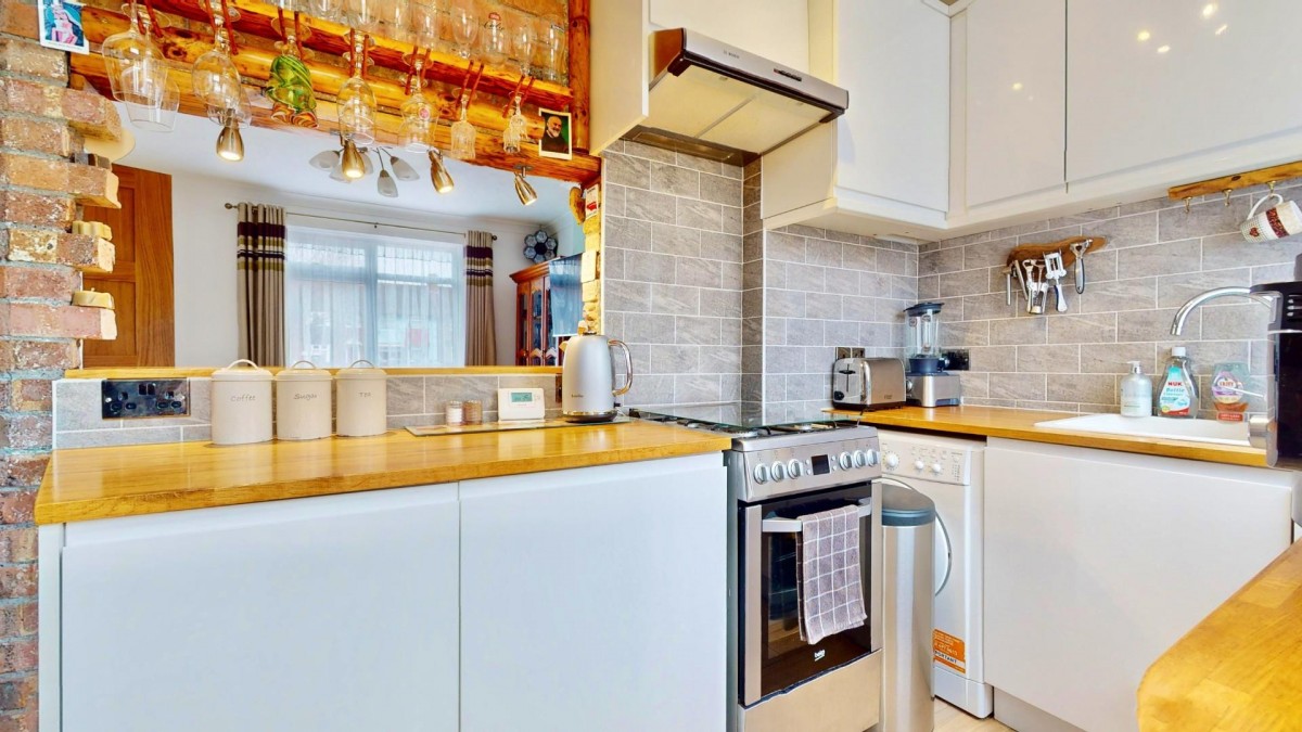 Valence Avenue, Dagenham, RM8