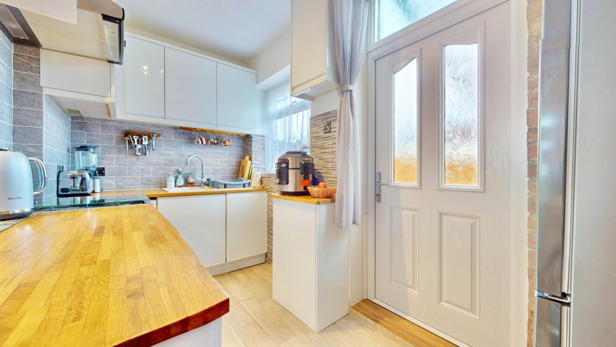 Valence Avenue, Dagenham, RM8