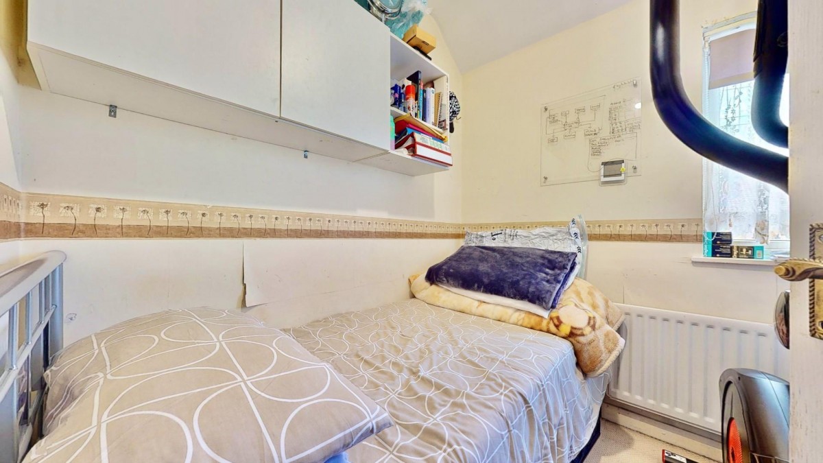 Valence Circus, Dagenham, RM8