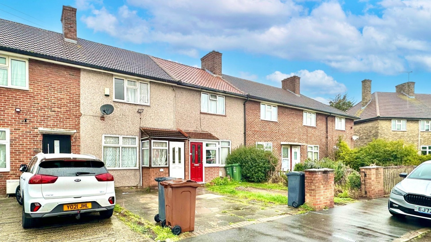 Valence Circus, Dagenham, RM8