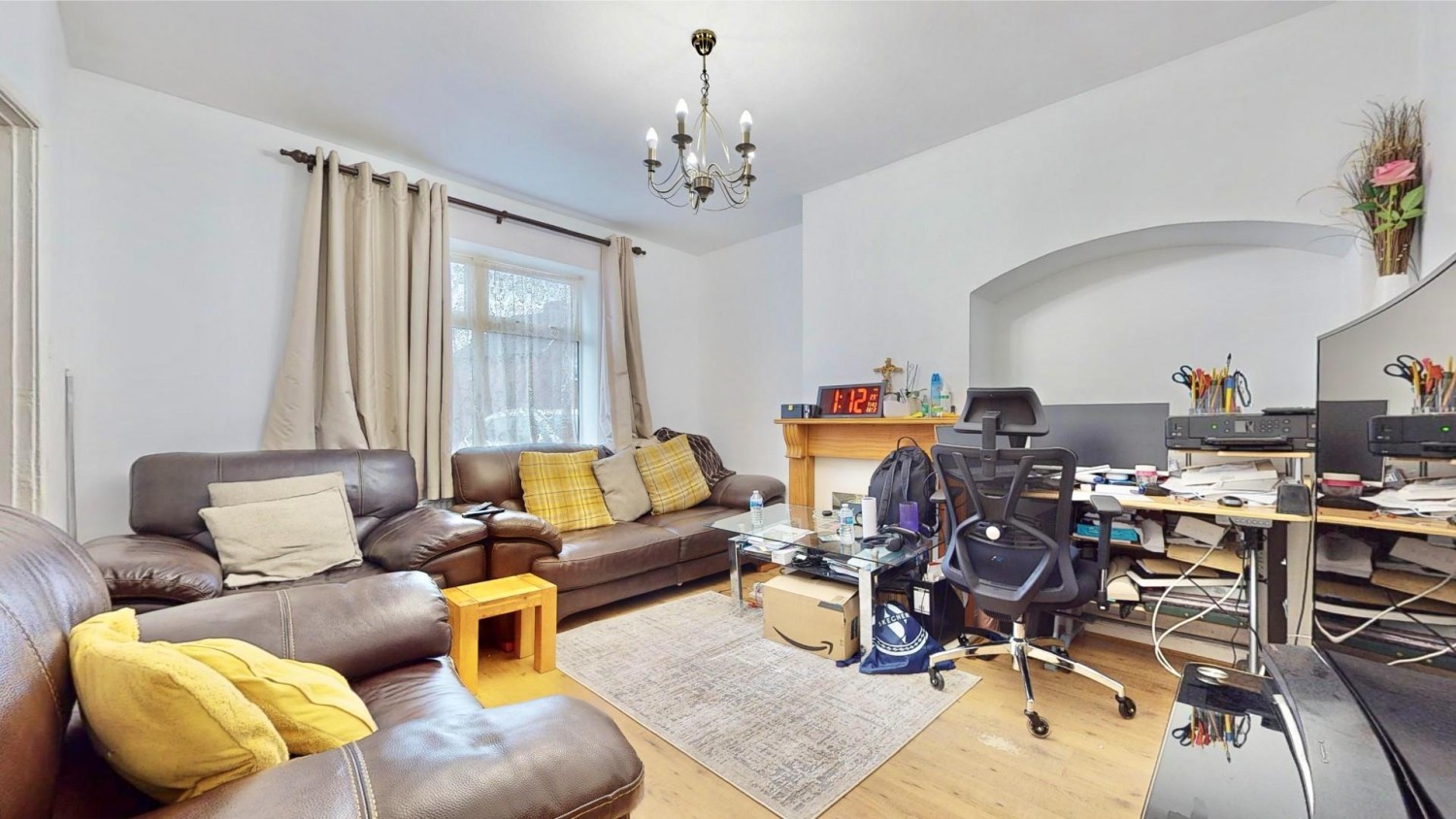 Valence Circus, Dagenham, RM8