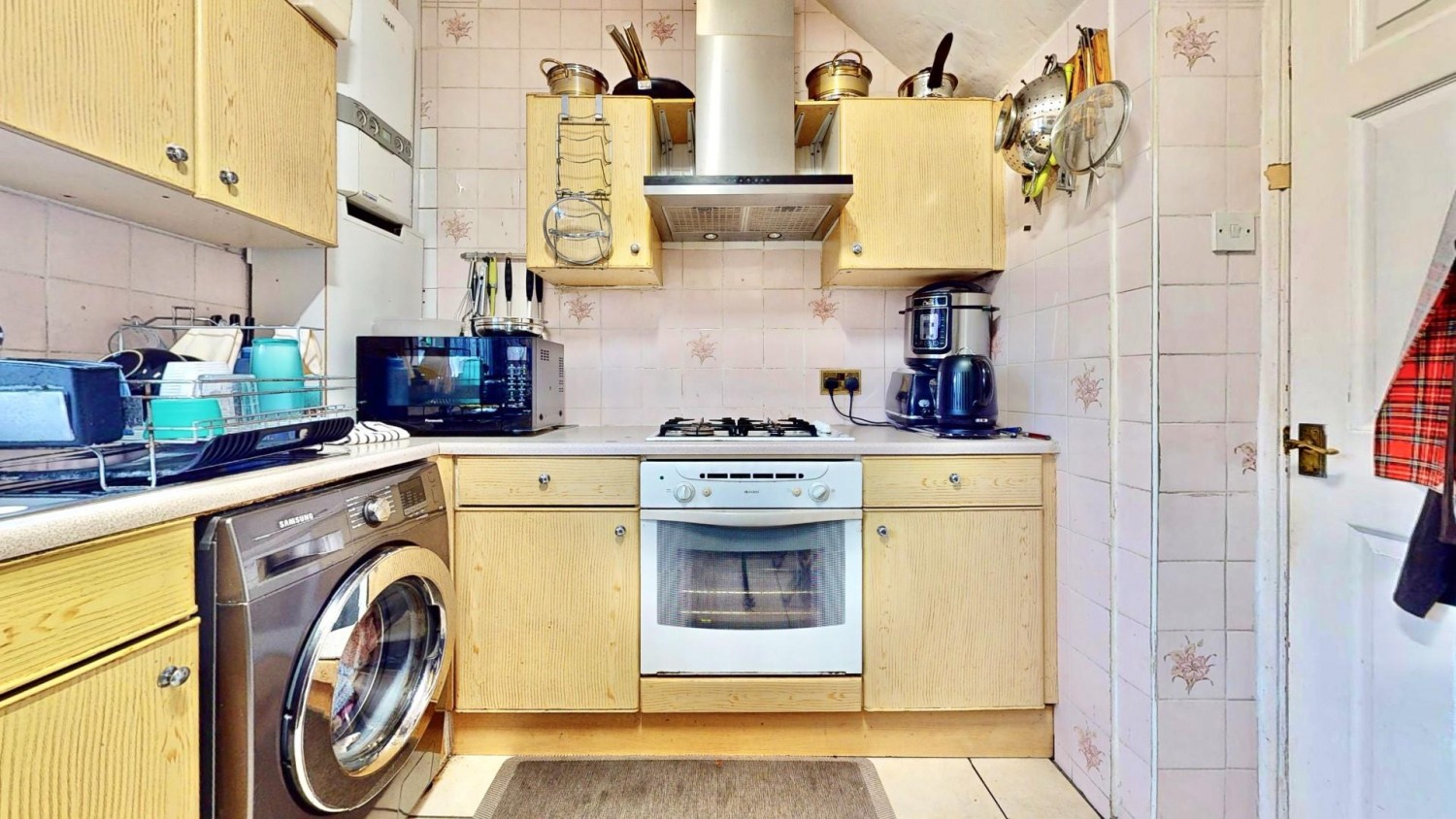 Valence Circus, Dagenham, RM8