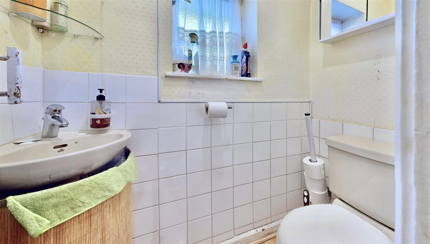 Valence Circus, Dagenham, RM8